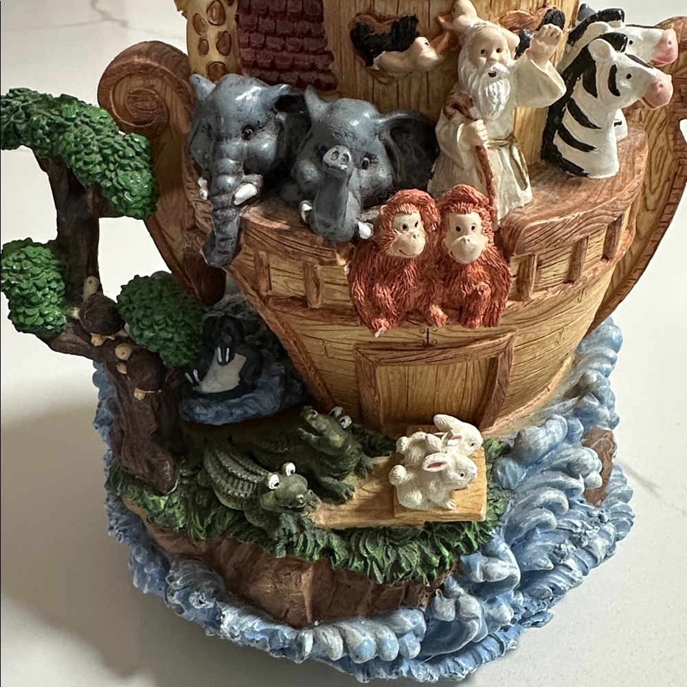 Noah's Ark Animal Figurine - Picture 2 of 11